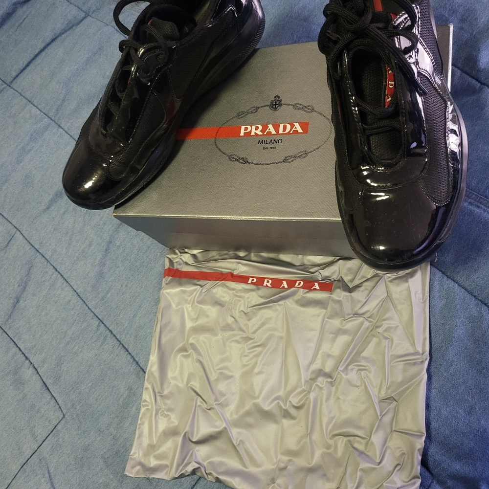 Prada - Picture 5 of 5